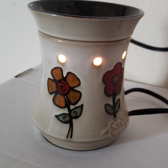 Ashbury full size Scentsy wax warmer - Picture 2 of 5